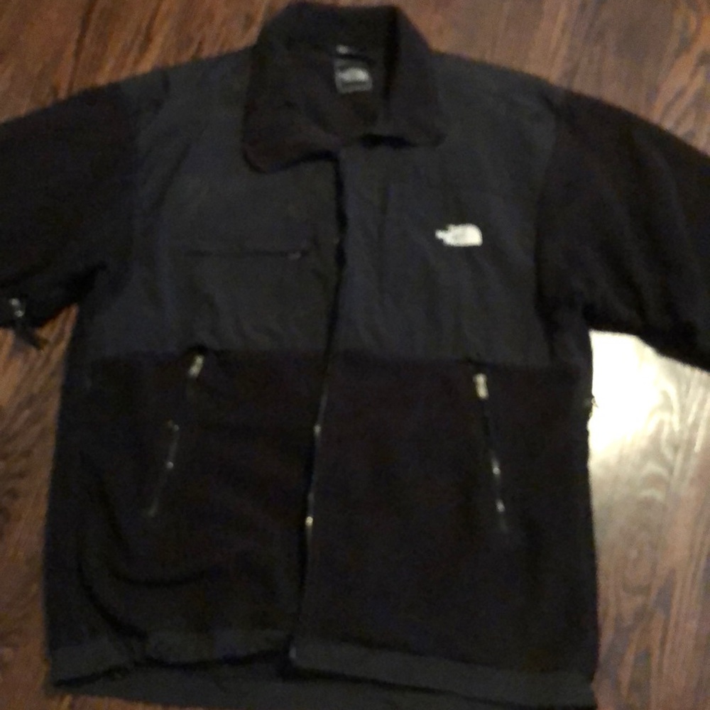 Men’s North Face jacket.